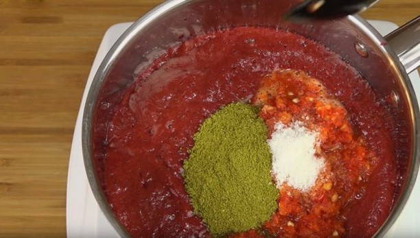 Рецепт сливового соуса, который получится вкуснее, чем у грузинских поваров