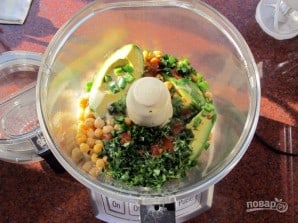 Хумус с авокадо - готовим перекус в восточном стиле