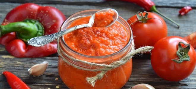 Оригинальная яблочно-овощная композиция томатного соуса со сладким перцем