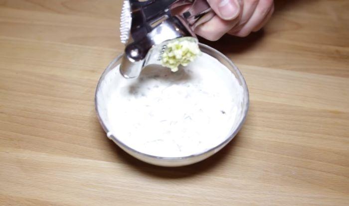 ТОП-5 вкуснейших способов приготовления соуса "Тартар": пальчики оближешь!