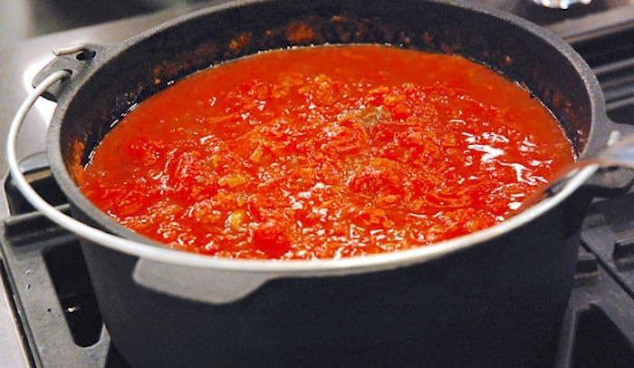 Особенности рецептуры Краснодарского томатного соуса: пошаговое приготовление и секретный ингредиент