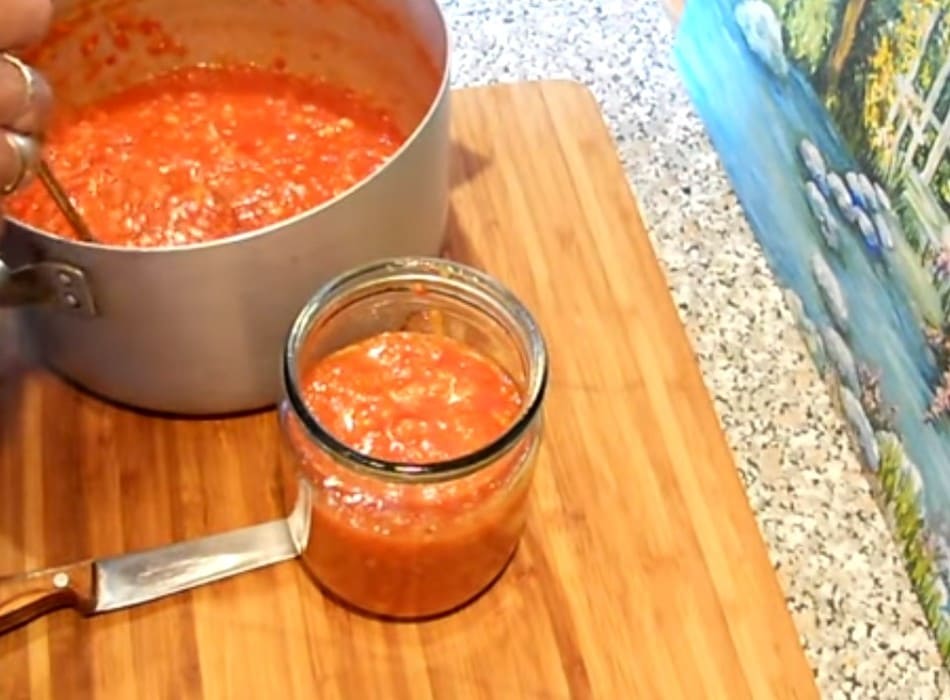 Сладкая аджика из помидор в домашних условиях: варианты приготовления