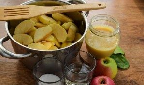 Домашнее яблочное пюре "Неженка" со сгущенкой: варианты приготовления