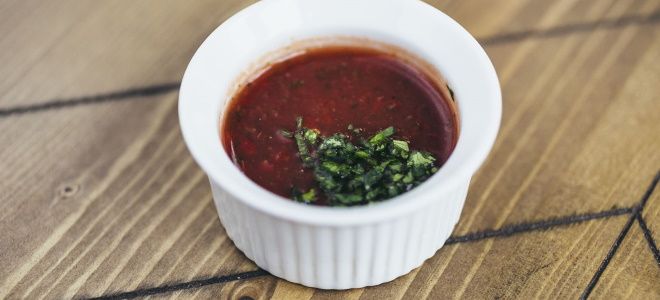 рецепт ткемалийского соуса со сливами и помидорами