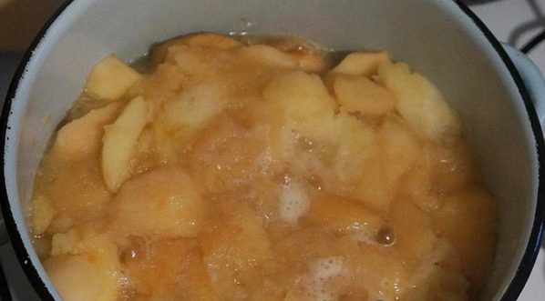 Яблочное пюре - 8 простейших рецептов для зимней фазы 9.