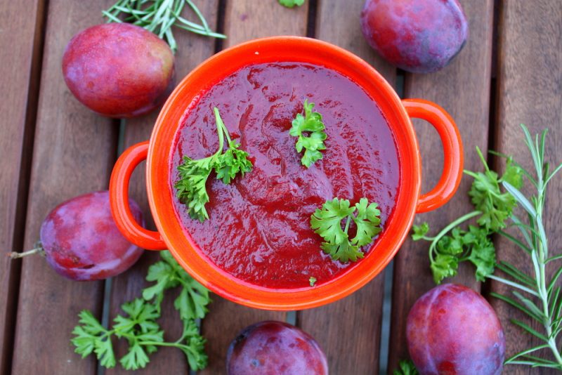 Как приготовить аджику из помидоров и чеснока
