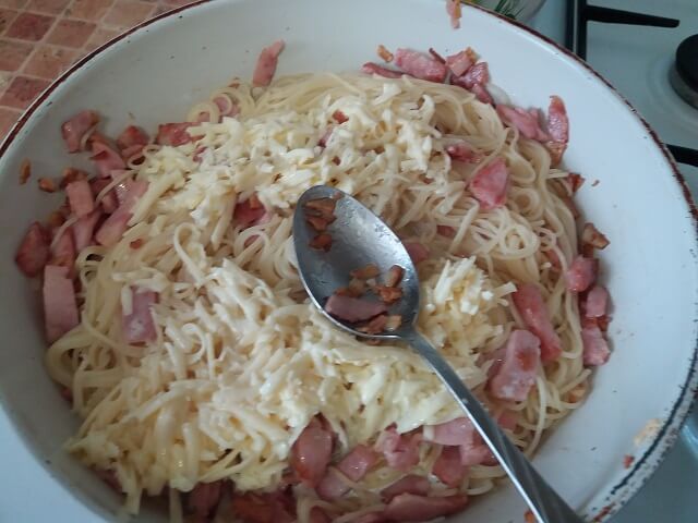 Добавить соус для спагетти