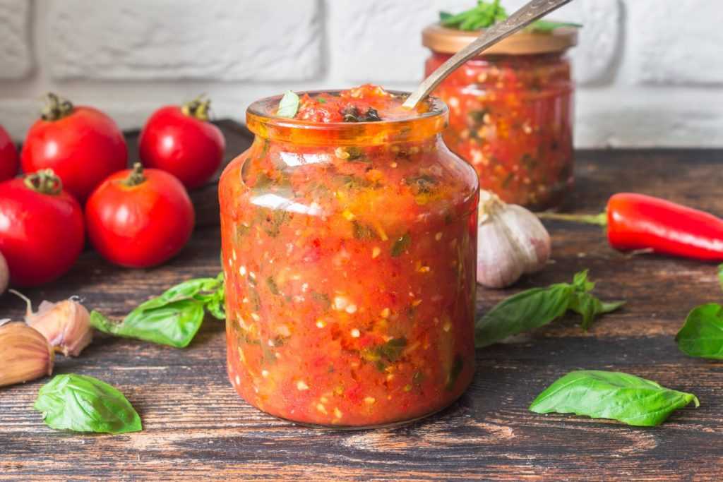 Лучшие рецепты томатной подливы на зиму