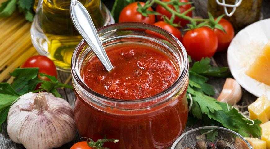 Готовим острый томатный соус на зиму