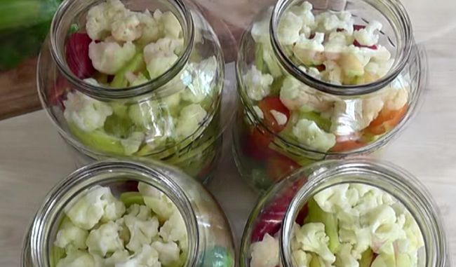 Как вкусно замариновать овощи на зиму