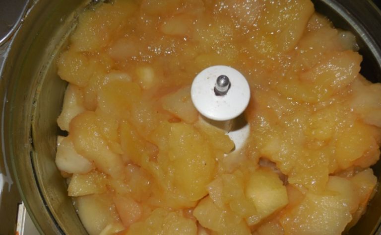 Яблочный соус на зиму для длительного хранения: 5 простых рецептов соуса из яблок