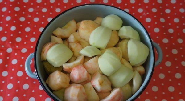 Яблочное пюре: готовим фруктовое лакомство в домашних условиях - быстро и просто