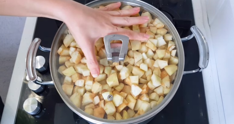 10 простых рецептов яблочного пюре «Неженка» со сгущенкой