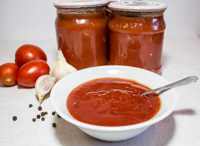 ТОП-8 рецептов вкусного кетчупа из помидор на зиму
