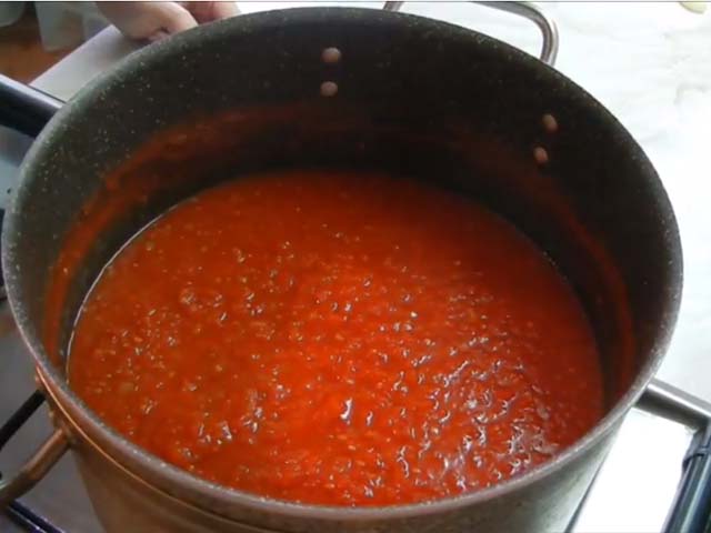 tomato-in-a-castula