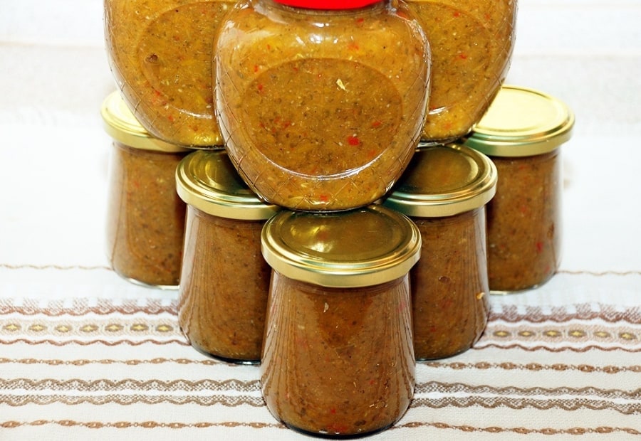ТОП-10 рецептов аджики из болгарского перца на зиму