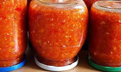 ТОП-10 рецептов аджики из помидор на зиму