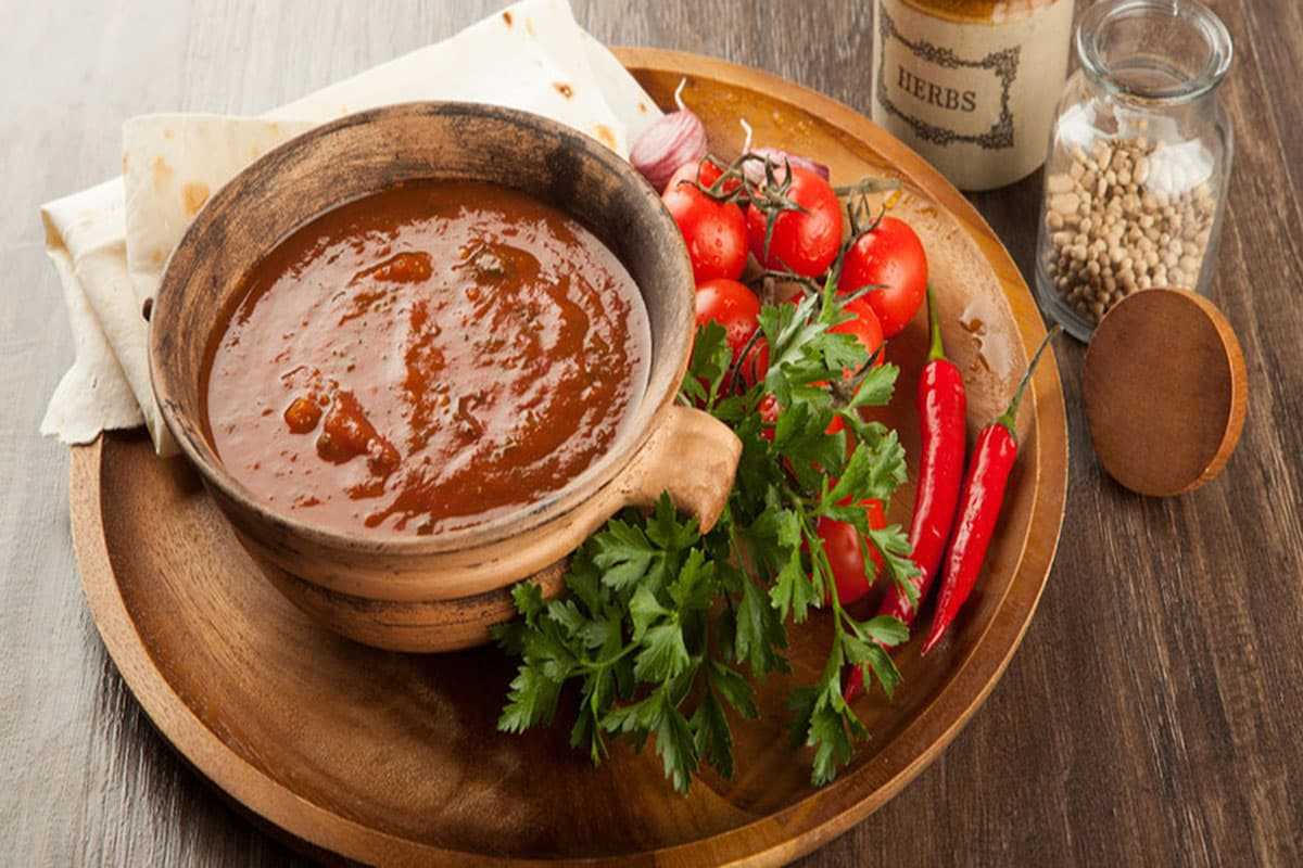 Готовим грузинский соус сацебели на зиму по 4 разным рецептам